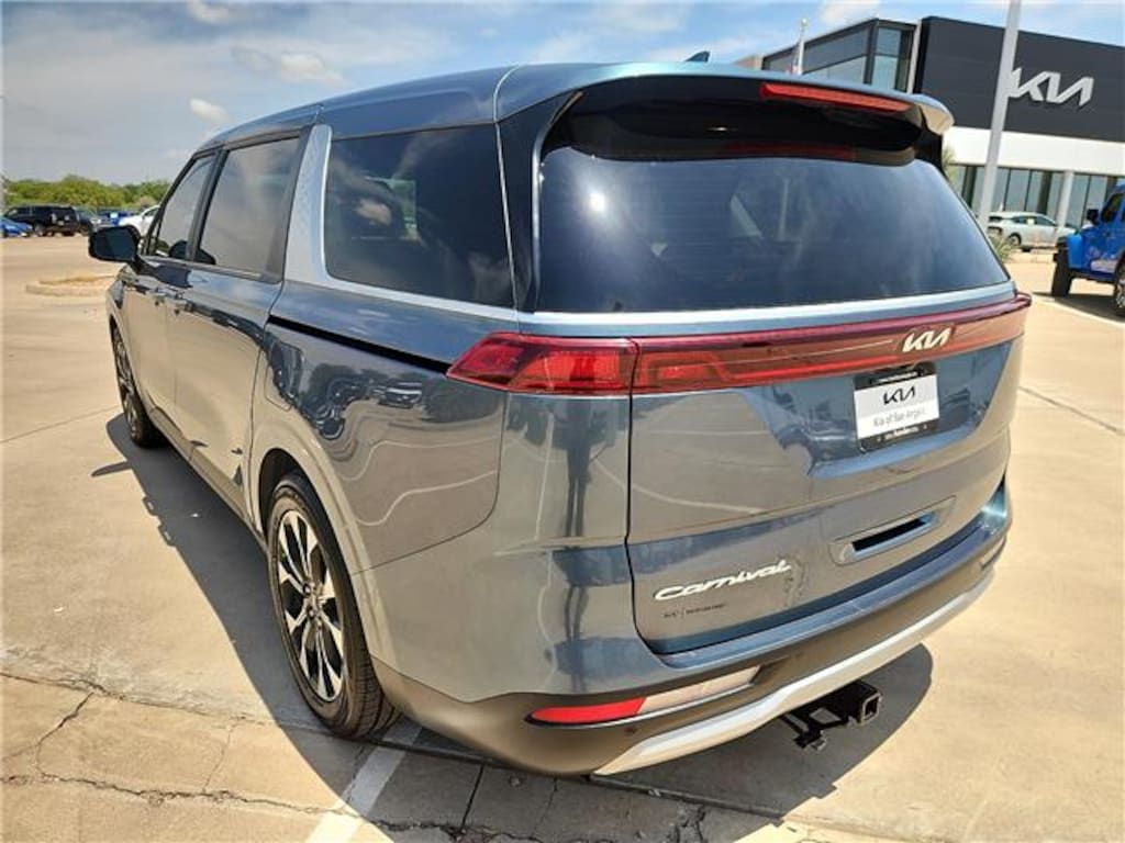 Used 2022 KIA Carnival EX Passenger Van