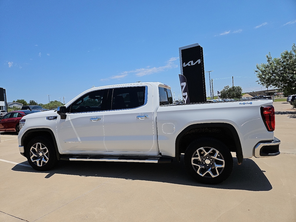 Used 2024 GMC Sierra 1500 SLT 4x4 Crew Cab 5.75 ft. box 147.4 in. WB