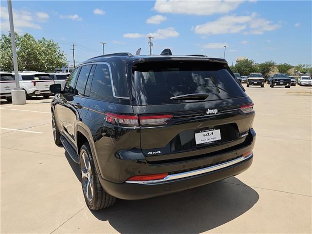 Used 2024 Jeep Grand Cherokee Limited 4x4