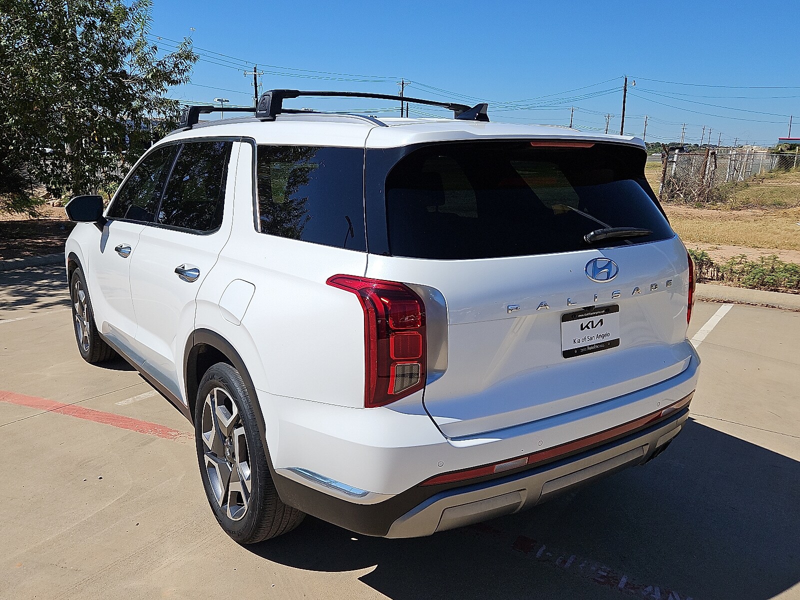 2024 Hyundai Palisade Limited photo 2