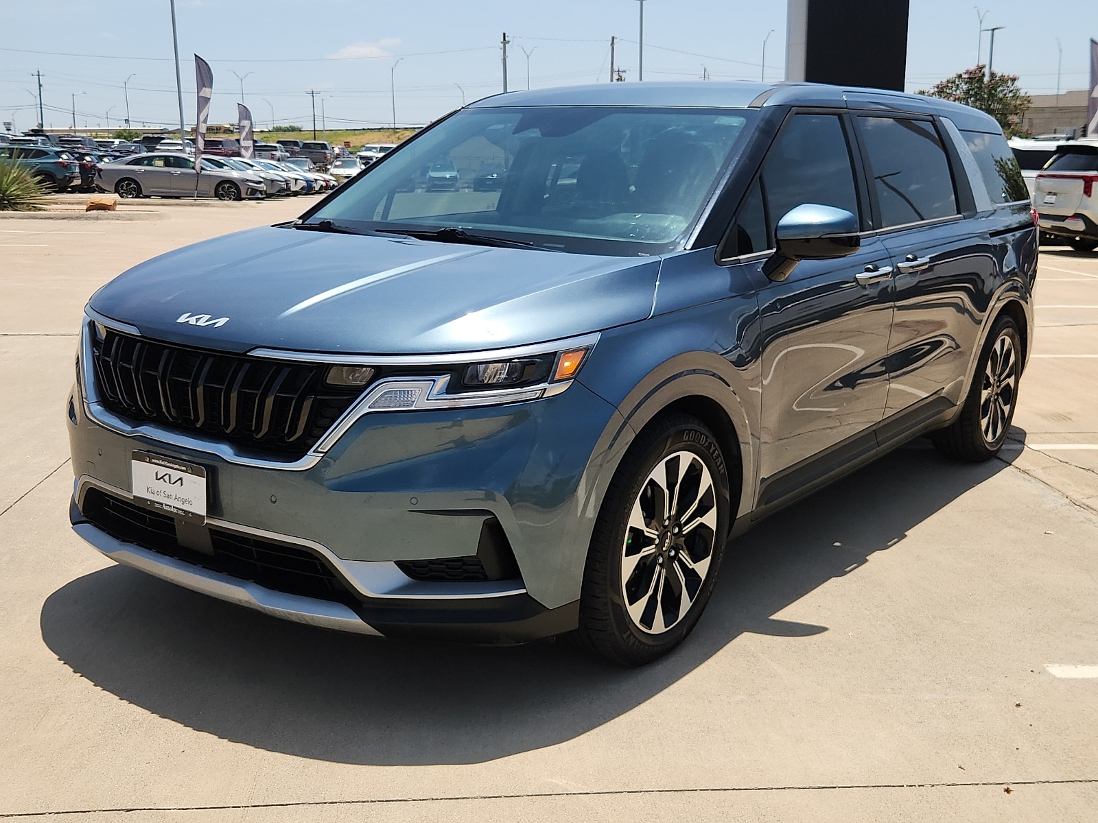 2022 Kia Carnival Van 