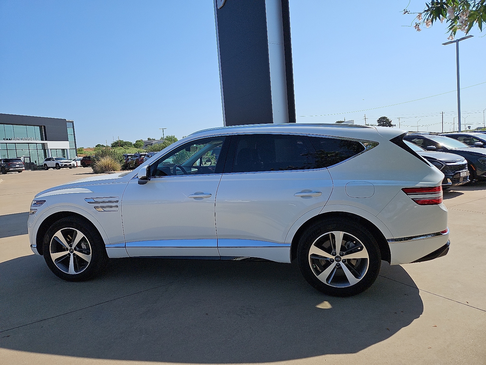 Used 2024 GENESIS GV80 Standard with VIN KMUHCESC8RU195055 for sale in San Angelo, TX