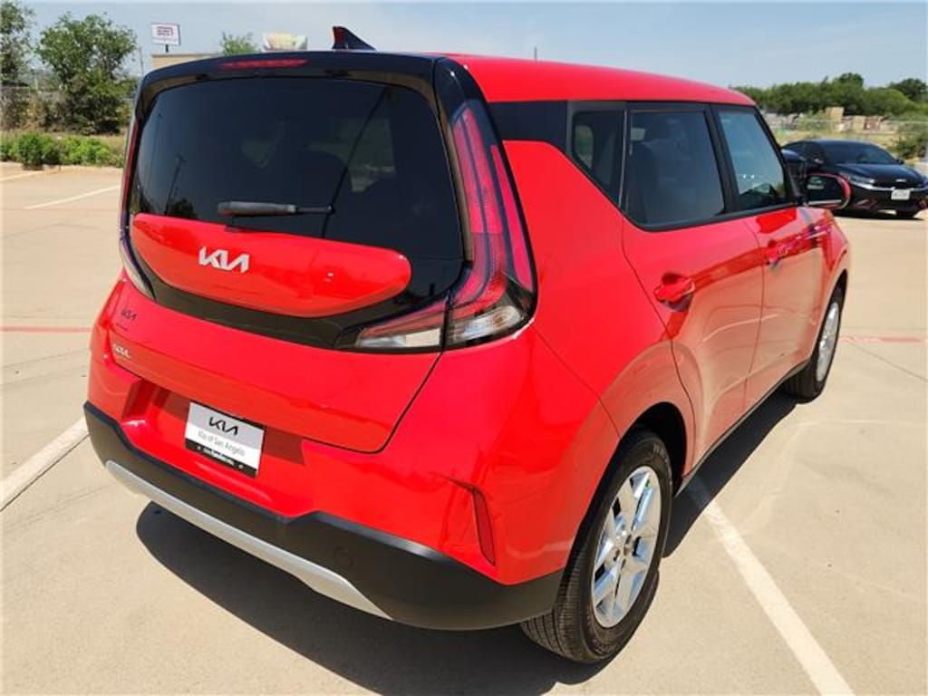 Used 2024 KIA Soul S (IVT) Hatchback
