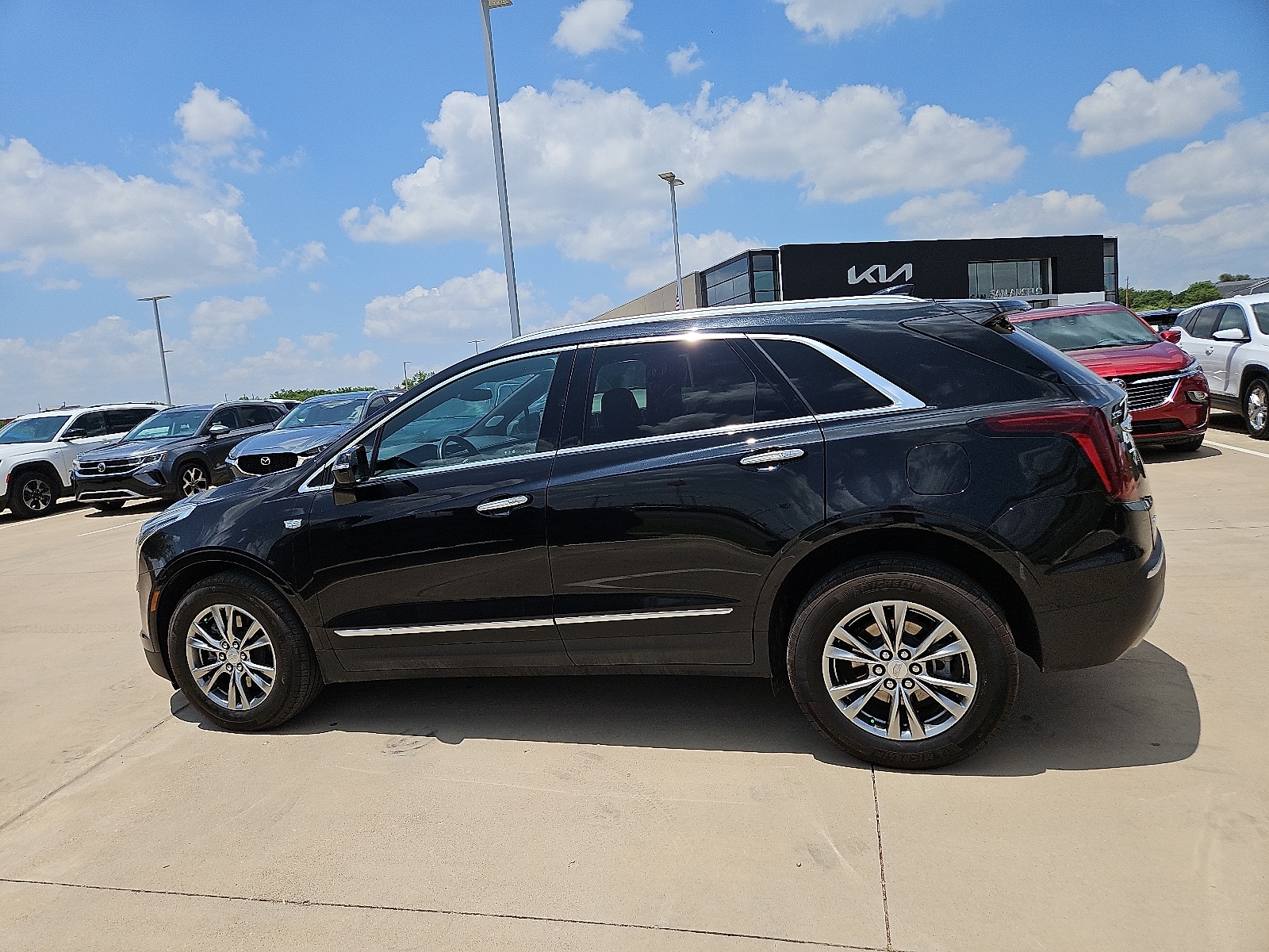 Used 2023 Cadillac XT5 Premium Luxury with VIN 1GYKNDRS5PZ200880 for sale in San Angelo, TX