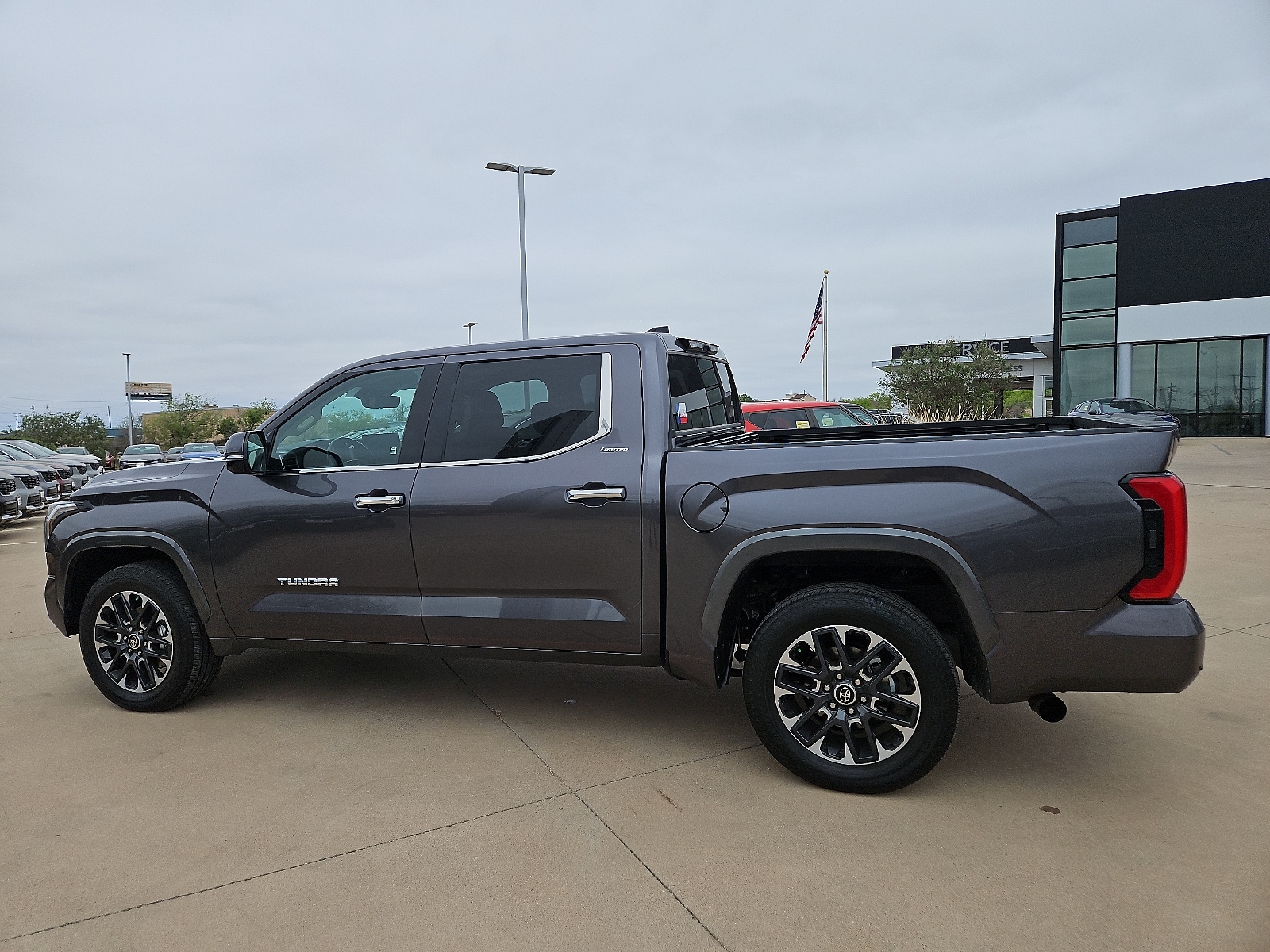 Used 2022 Toyota Tundra Limited with VIN 5TFJA5AB2NX002426 for sale in San Angelo, TX