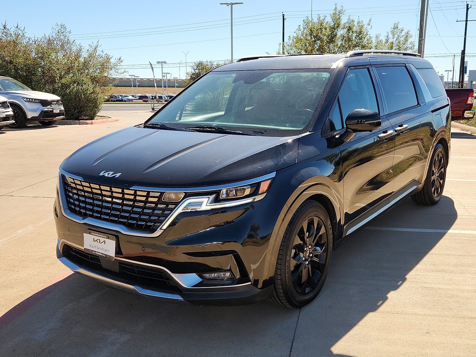 2023 Kia Carnival SX Prestige's photo