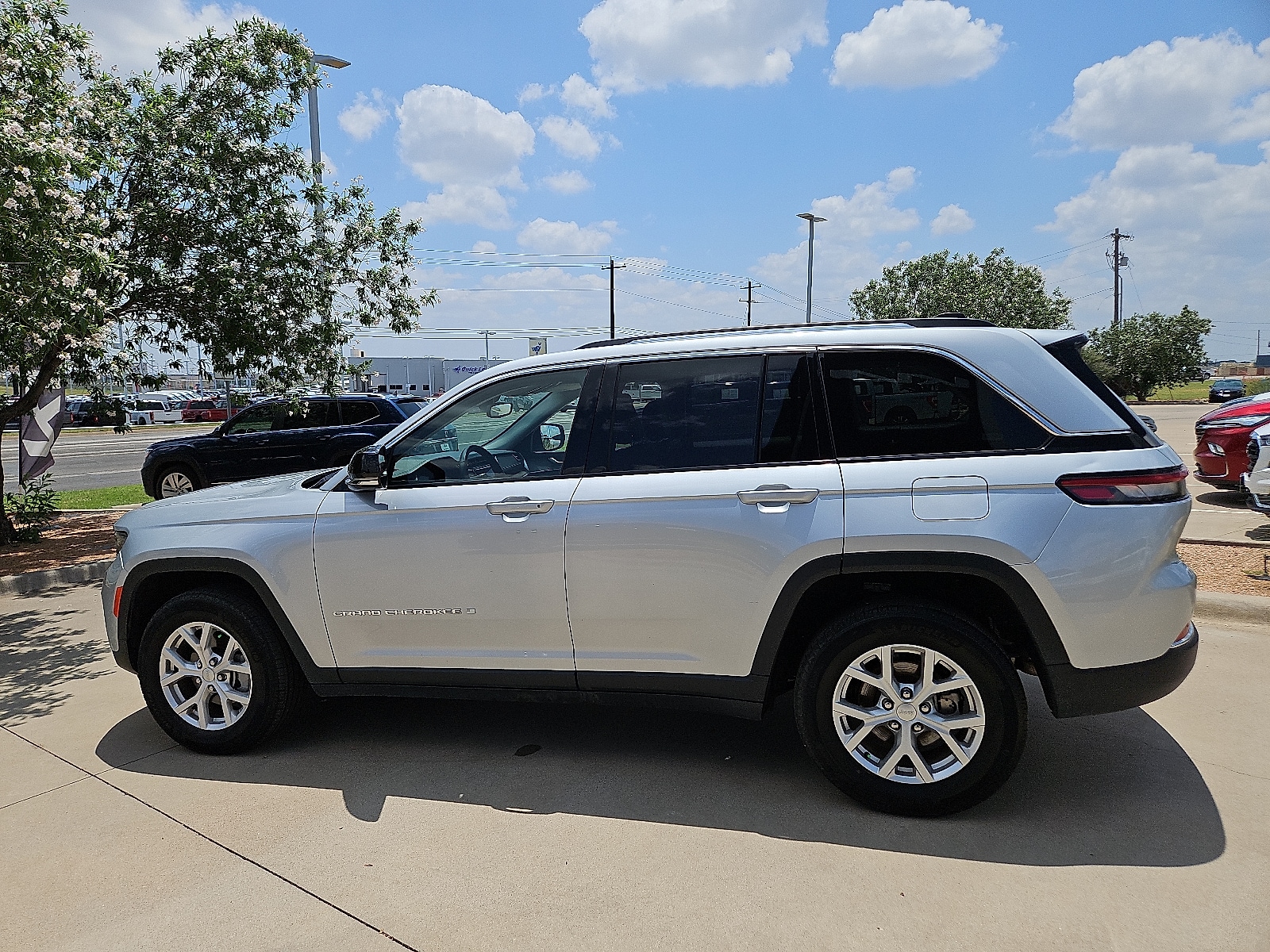 Used 2023 Jeep Grand Cherokee Limited with VIN 1C4RJHBG0P8749762 for sale in San Angelo, TX