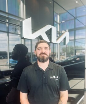 Staff member Charles Ellis from ID_b77184c2c7c8