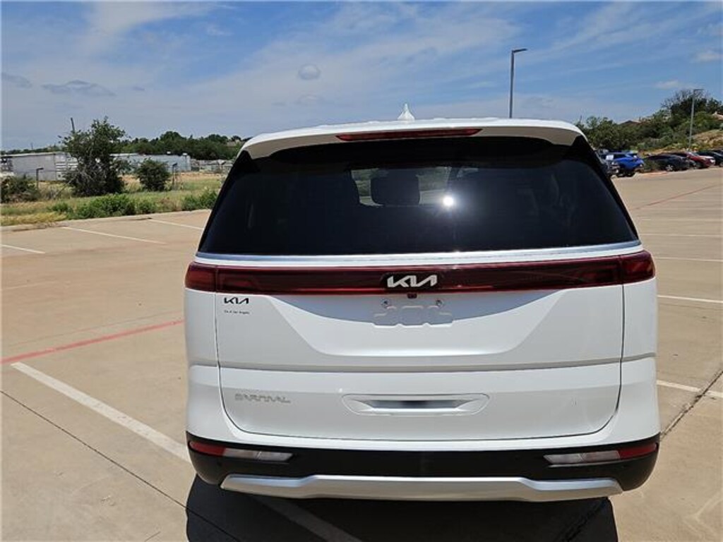 Used 2024 KIA Carnival LX Seat Package Passenger Van