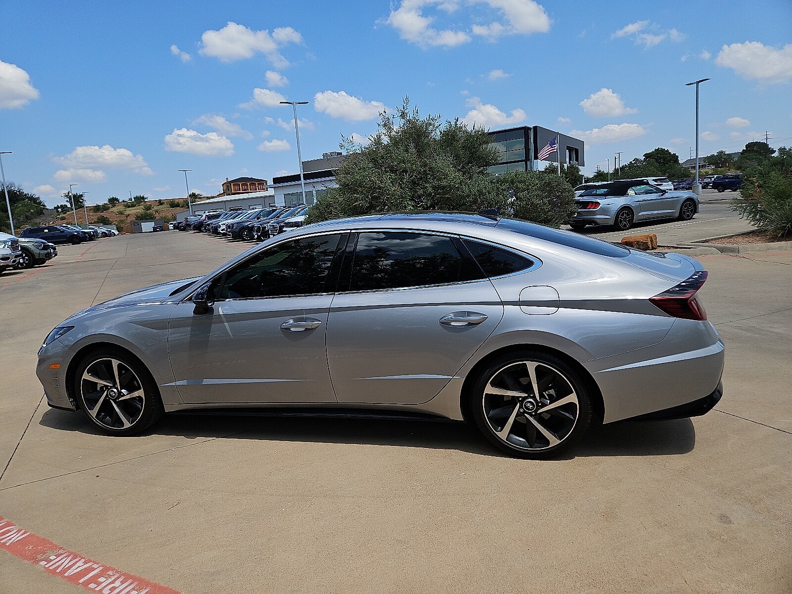 2023 Hyundai Sonata SEL Plus photo 2