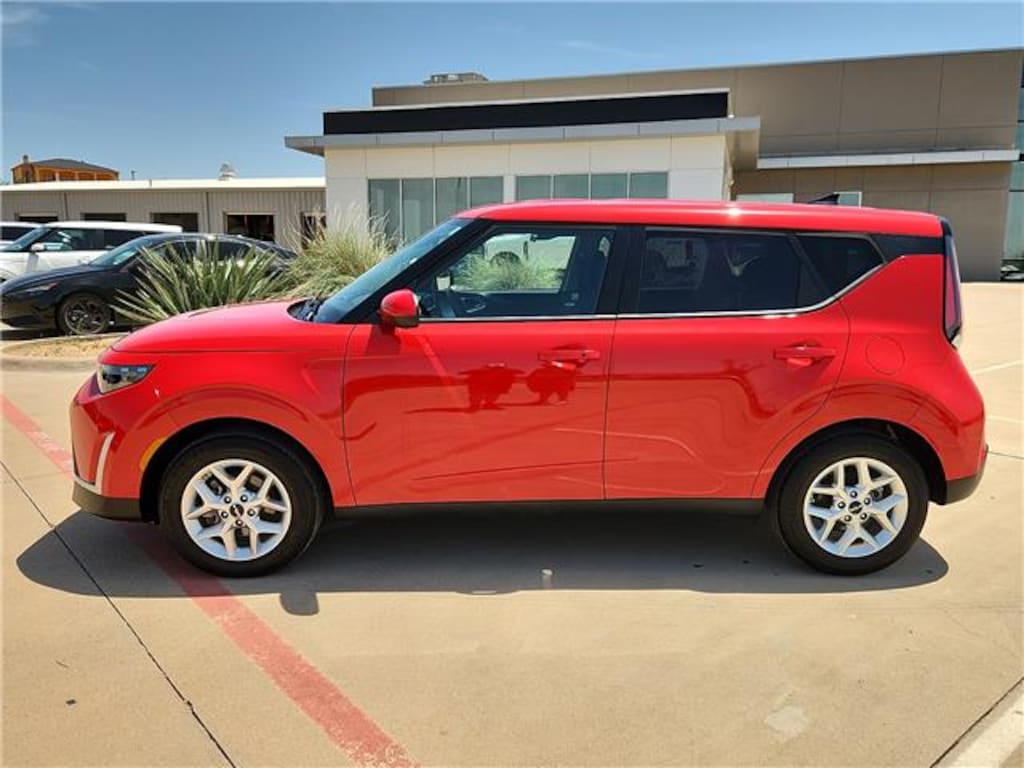 Used 2024 KIA Soul S (IVT) Hatchback