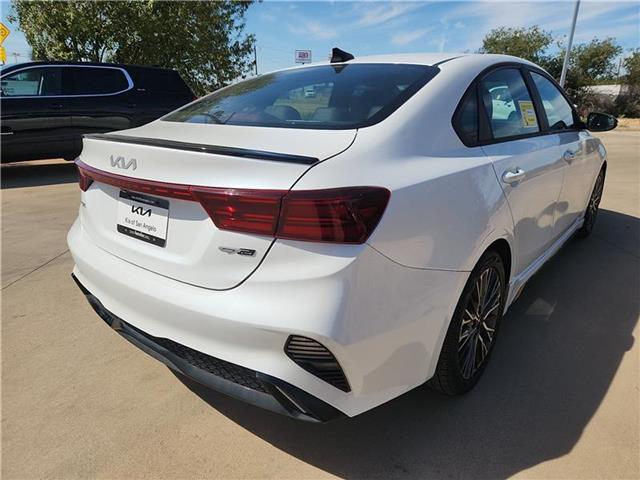 2023 Kia Forte GT-Line photo 4