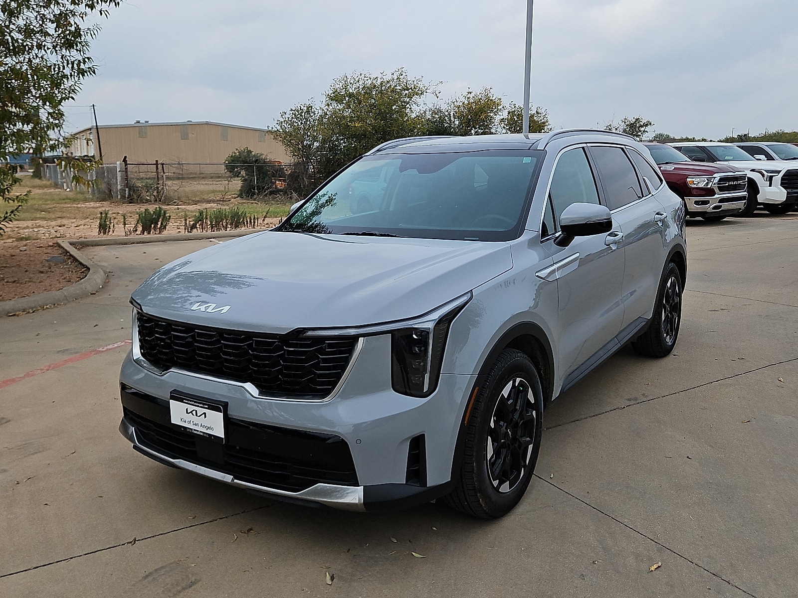 2025 Kia Sorento S's photo