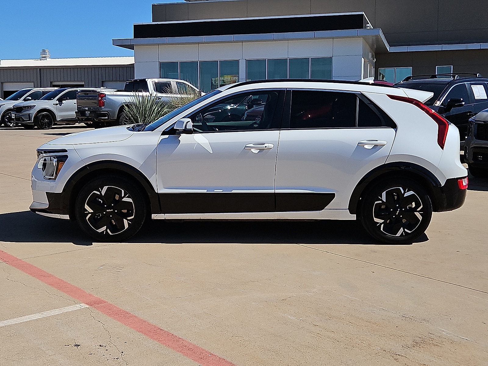 Used 2023 Kia Niro Wind with VIN KNDCR3L12P5039615 for sale in San Angelo, TX