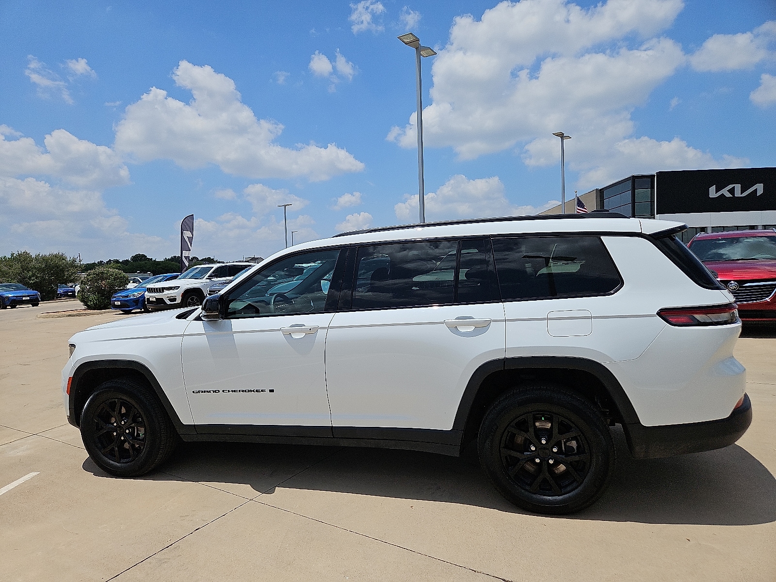 Used 2024 Jeep Grand Cherokee L Altitude with VIN 1C4RJKAG5R8553687 for sale in San Angelo, TX