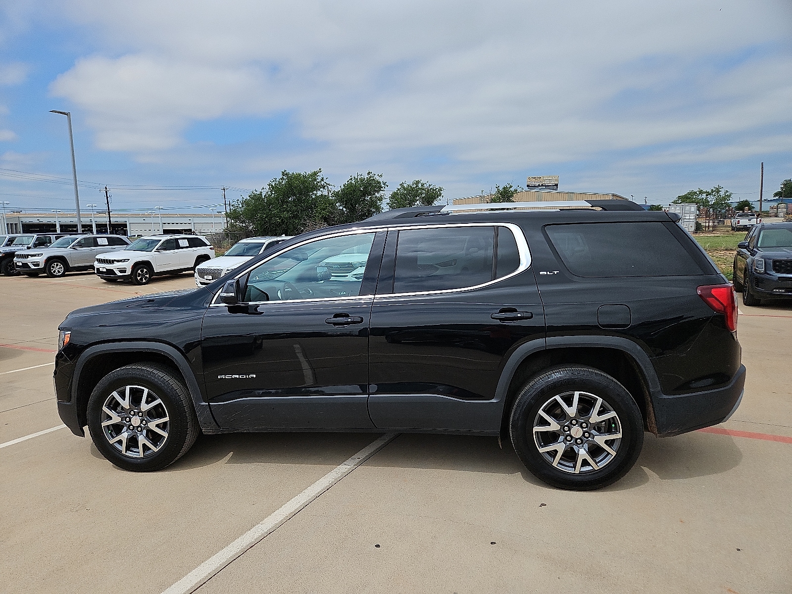Used 2023 GMC Acadia SLT with VIN 1GKKNML46PZ216753 for sale in San Angelo, TX