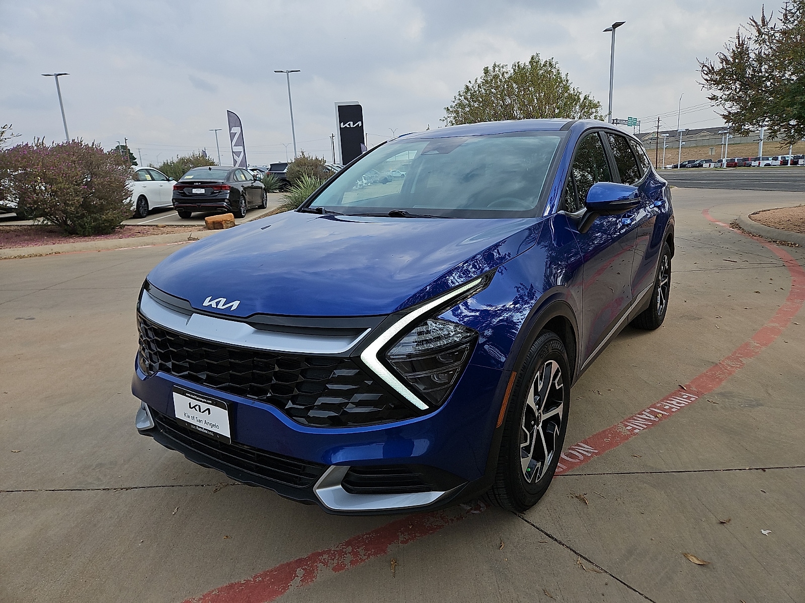 2024 Kia Sportage EX's photo