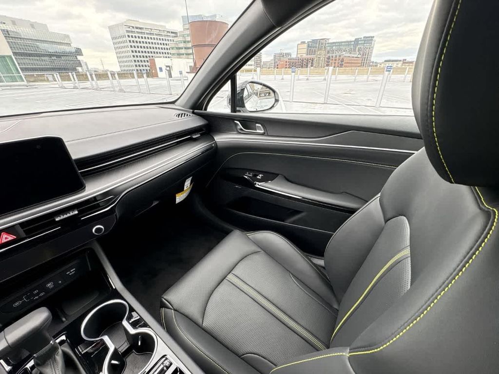 2026 Kia K5 GT - Photo 12