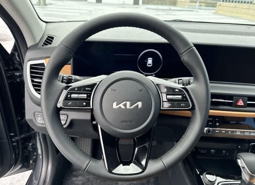 2025 Kia Seltos EX - Photo 14