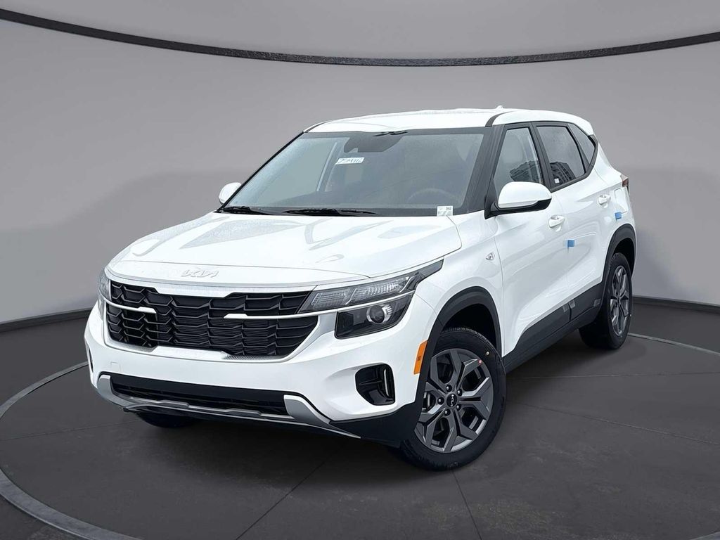2025 Kia Seltos LX's photo