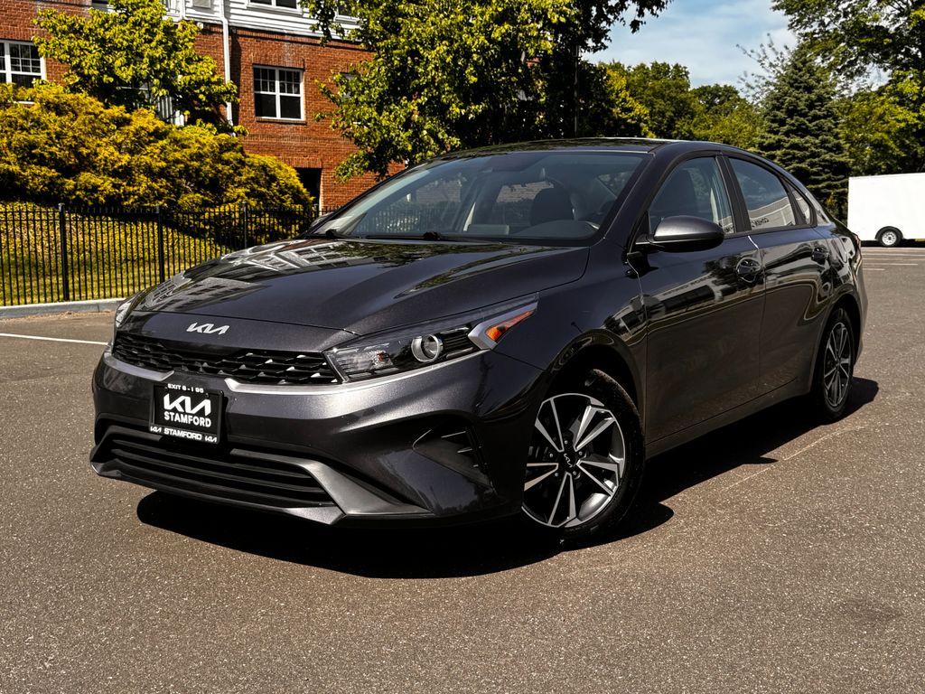 2023 Kia Forte LXS AT's photo