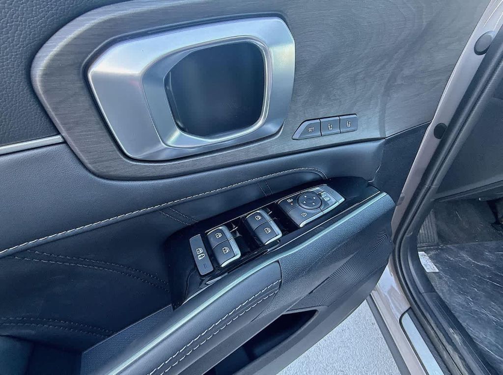 2025 Kia Sorento X-Line SX Prestige - Photo 25