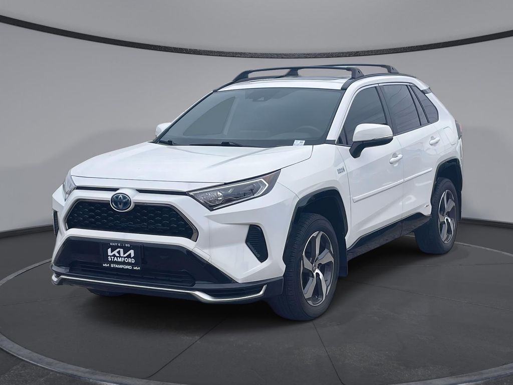 2021 Toyota RAV4 SE's photo