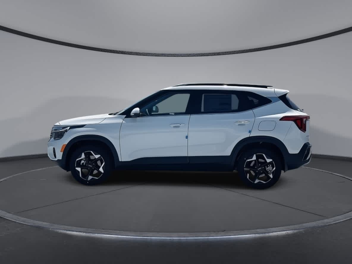 2026 Kia Seltos EX photo 2