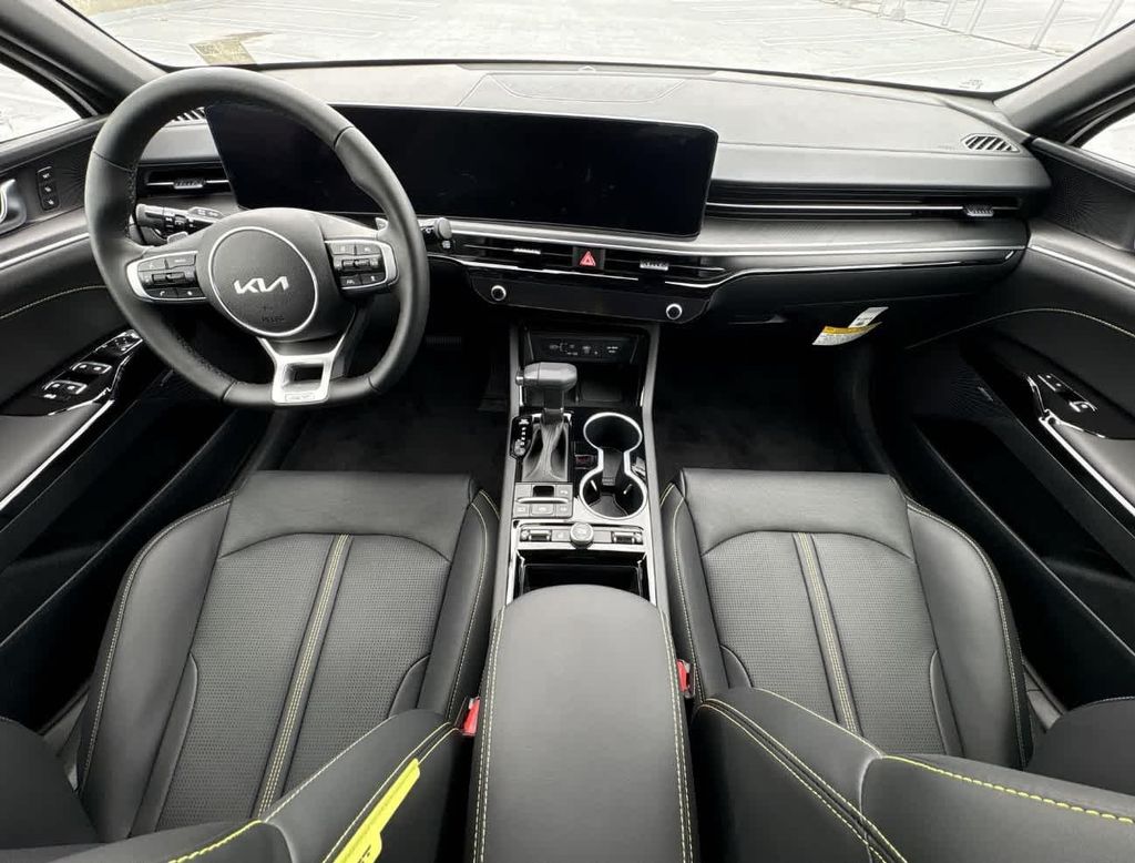 2026 Kia K5 GT - Photo 11