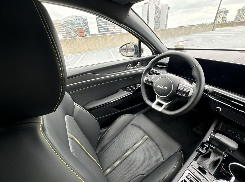 2026 Kia K5 GT - Photo 10