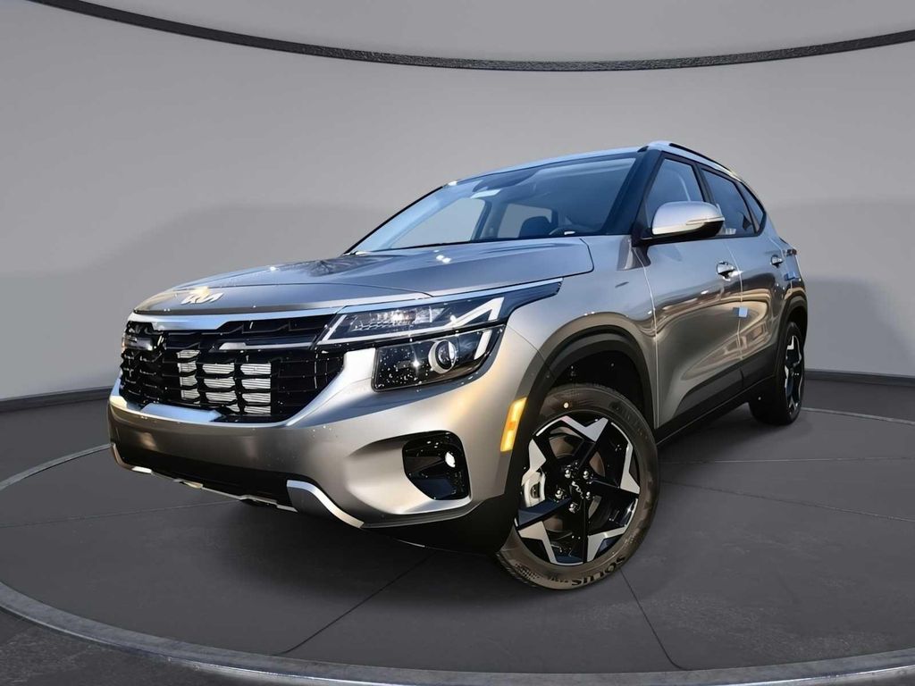 2025 Kia Seltos S's photo