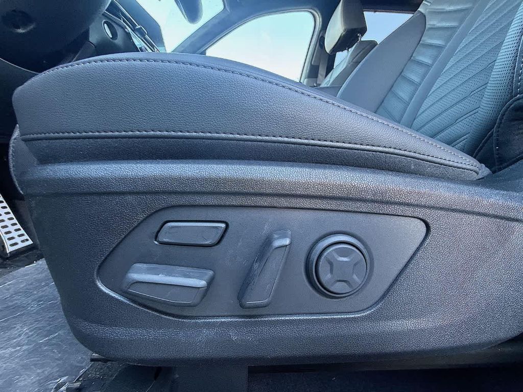 2025 Kia Sorento X-Line SX Prestige - Photo 24