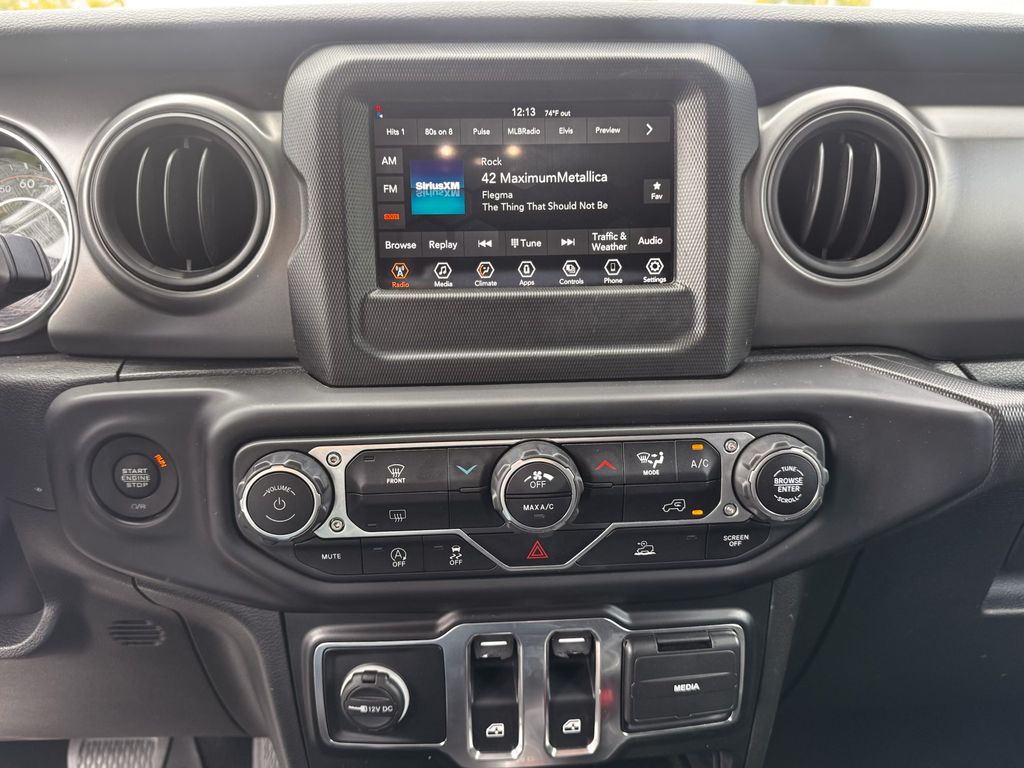 2022 Jeep Wrangler Willys - Photo 11