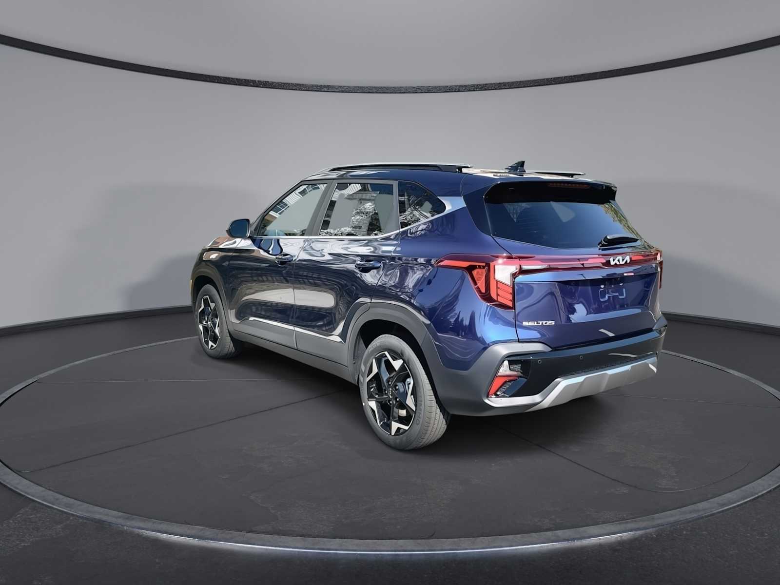 2025 Kia Seltos EX photo 3