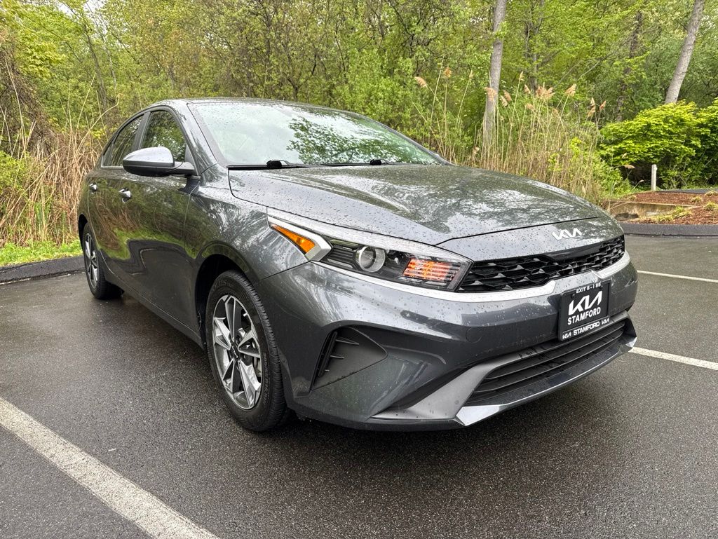 2023 Kia Forte LXS AT's photo