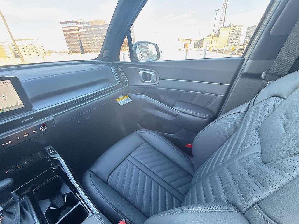 2025 Kia Sorento X-Line SX Prestige - Photo 12