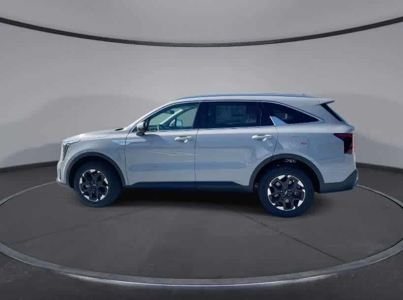 2025 Kia Sorento S photo 2
