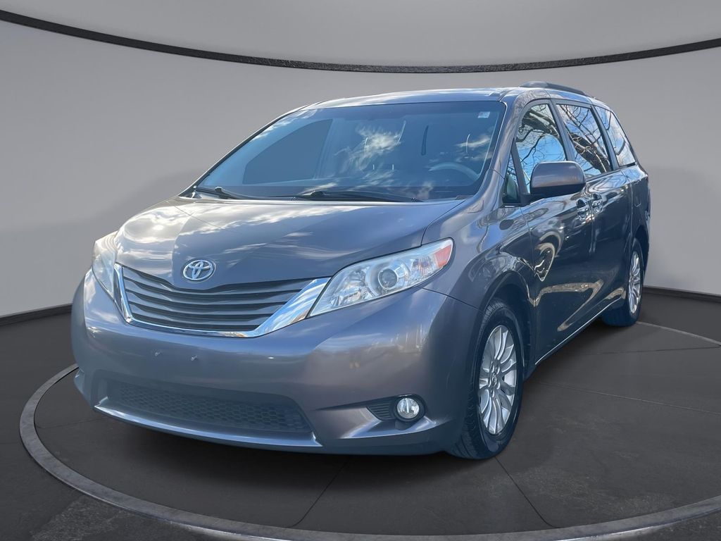 2014 Toyota Sienna's photo