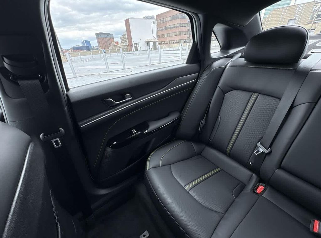 2026 Kia K5 GT - Photo 13