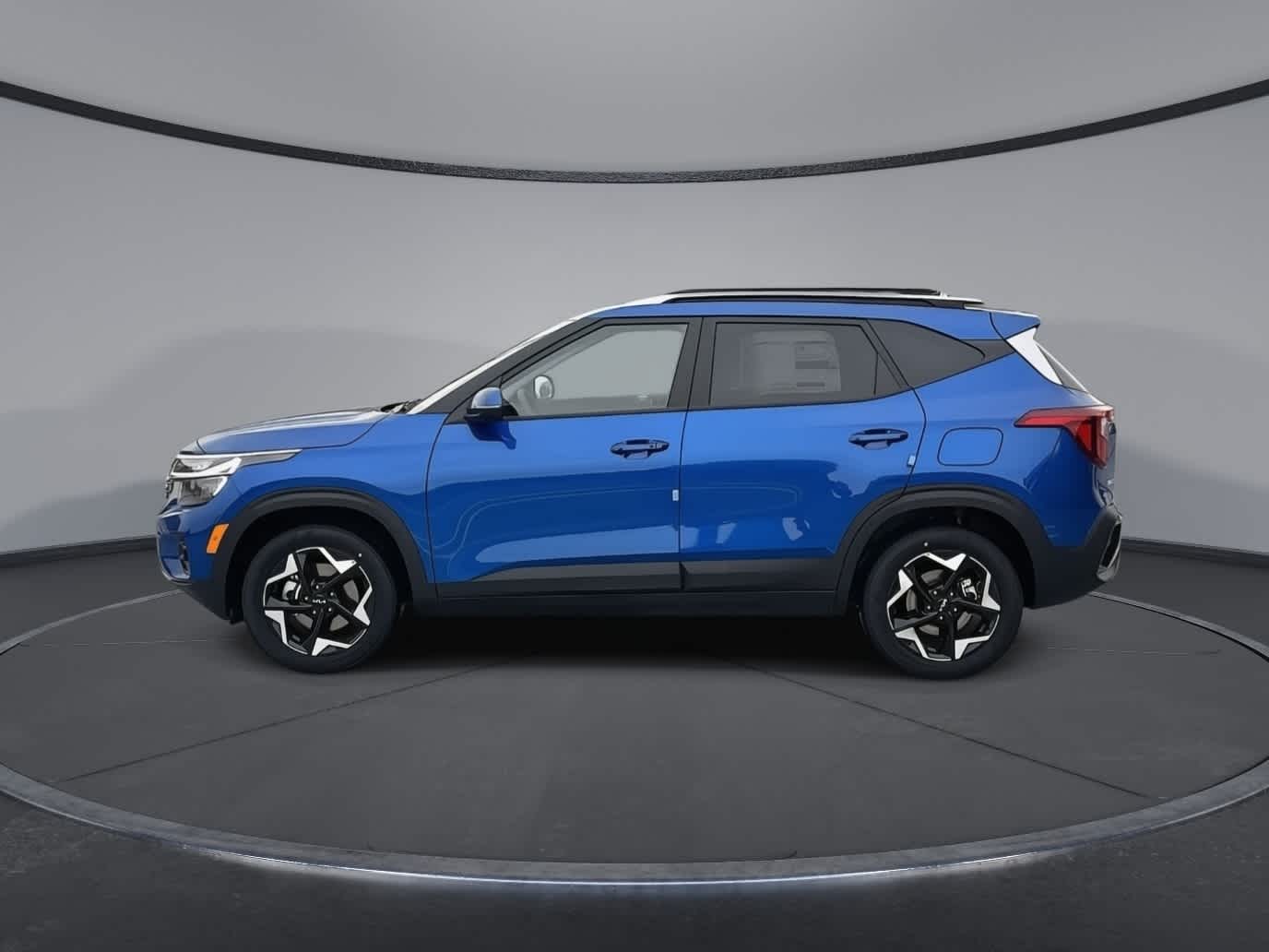 2025 Kia Seltos S photo 2