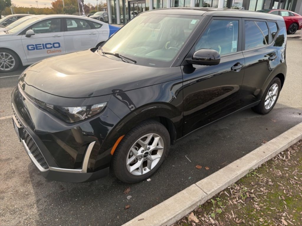 Certified 2023 Kia Soul LX Hatchback