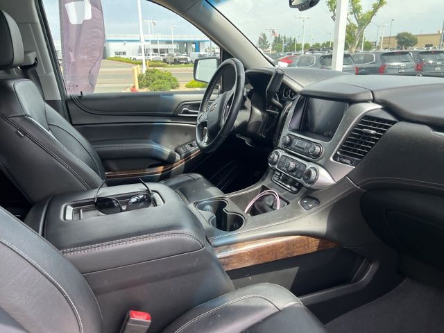 2020 Chevrolet Suburban LT photo 4