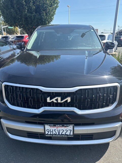2024 Kia Telluride LX photo 2