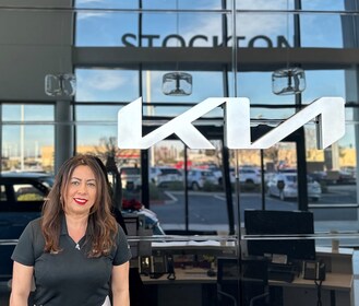 Staff member Esmeralda Bernabe from ID_6cafd0291fc6