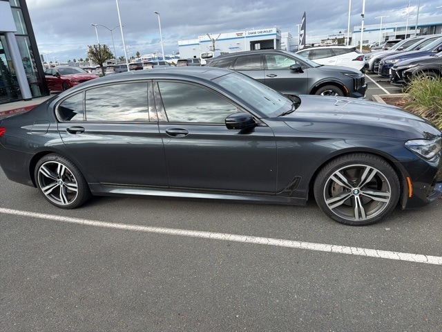 2018 BMW 7 Series 750i's photo