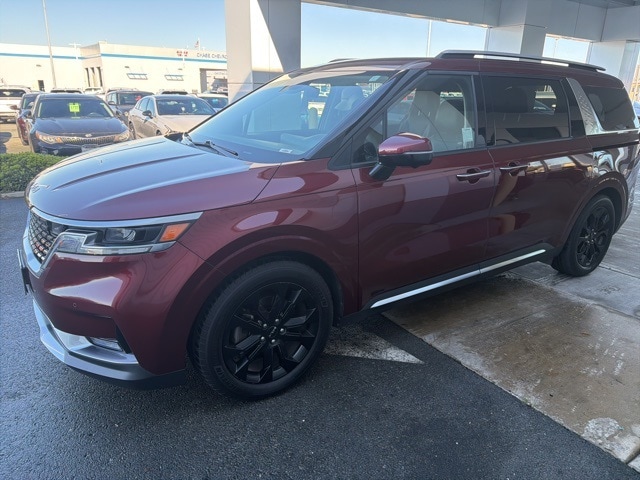 2022 Kia Carnival SX's photo