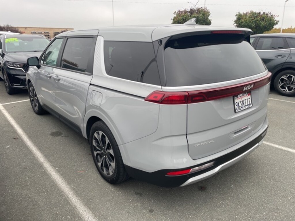 Certified 2024 Kia Carnival EX MPV