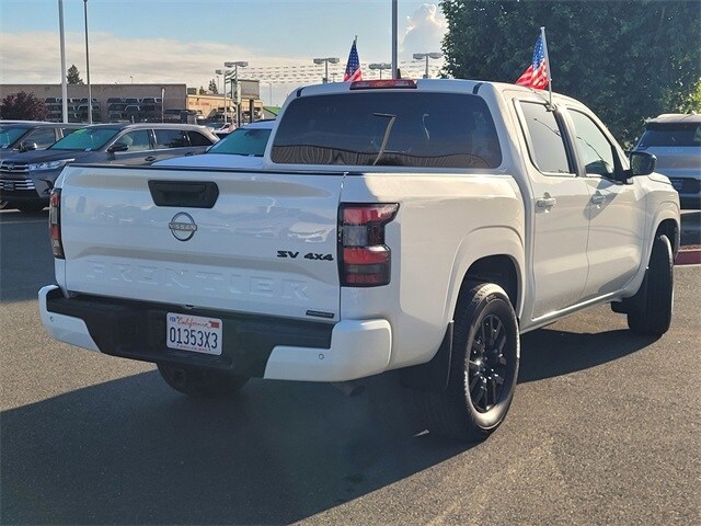 2023 Nissan Frontier SV photo 2
