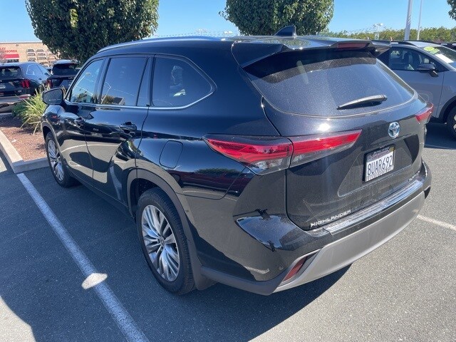 2021 Toyota Highlander Hybrid Platinum photo 2