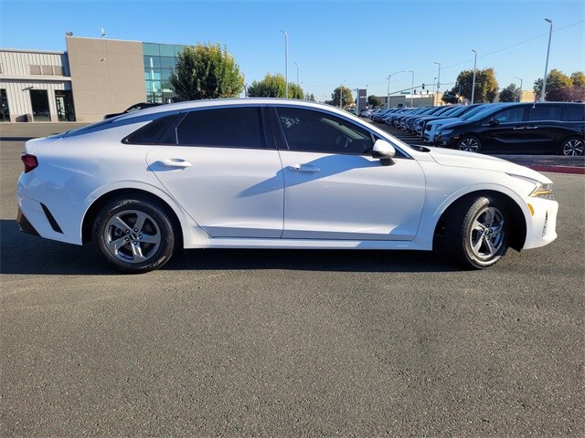 2022 Kia K5 LXS photo 3